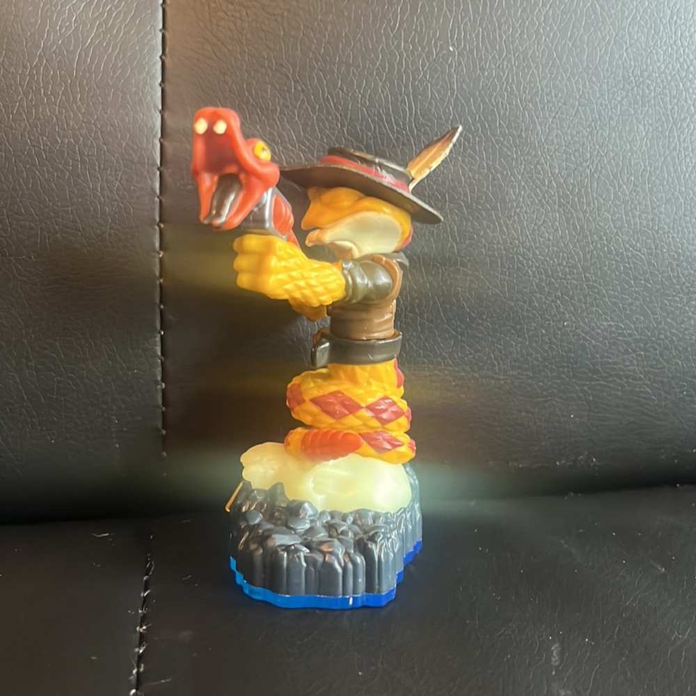 Skylanders Rattle Shake - Picture 2 of 6